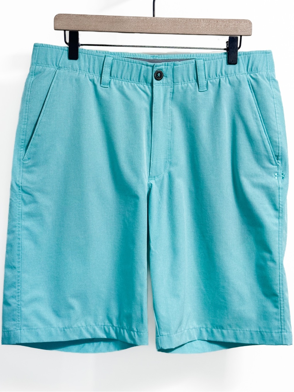 Under Armour Men’s Golf Shorts Size 36 Aqua HeatGear Loose Fit